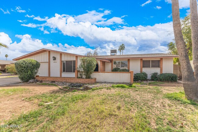 Building Photo - 4731 W Shaw Butte Dr