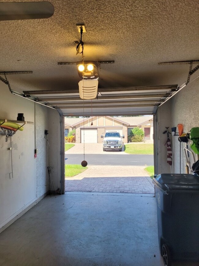 Building Photo - 2/2/1 townhome for rent in the Heather of Weeki Wachee