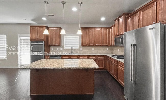 Building Photo - Beautiful 4-Bedroom Home: Comfort and Convenience Await / Pet-Friendly / Vouchers Accepted.