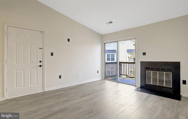 Building Photo - 8627 Beekman Pl