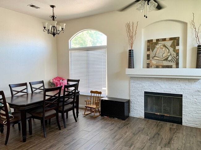 Building Photo - Beautifully Updated Home in Tevis Ranch - ...