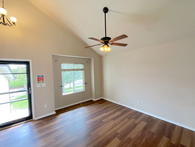 Building Photo - 5 Bedroom Home Available Near Briargate Pkwy & Austin Bluffs Pkwy!