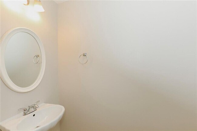 Building Photo - 724 Georgetown Ct