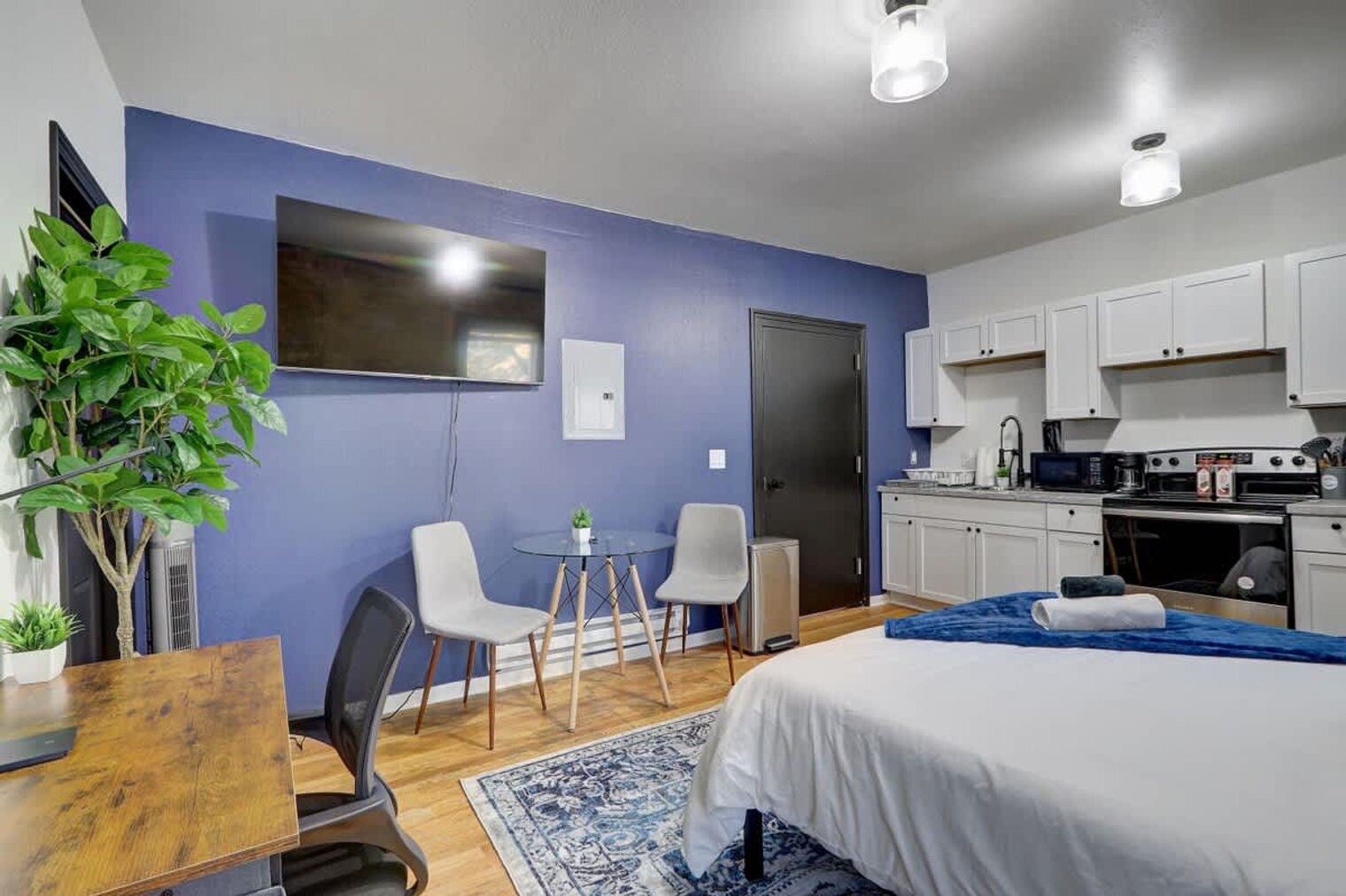 Building Photo - 1925 N Prospect Ave