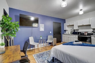 Building Photo - 1925 N Prospect Ave