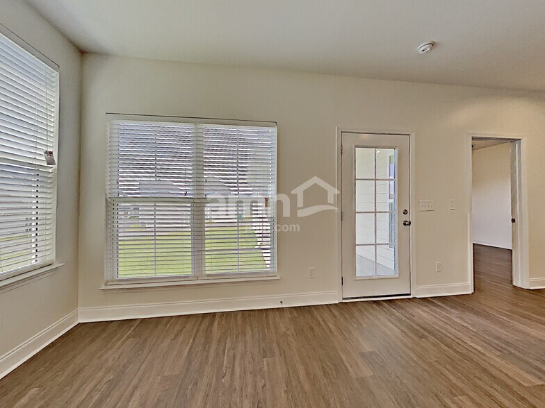 Building Photo - 5335 Tupelo St