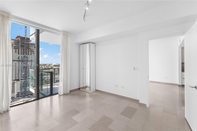 Building Photo - 68 SE 6th St