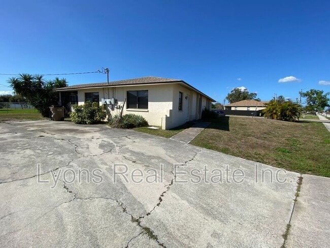 Building Photo - 801 SE 5th Ave