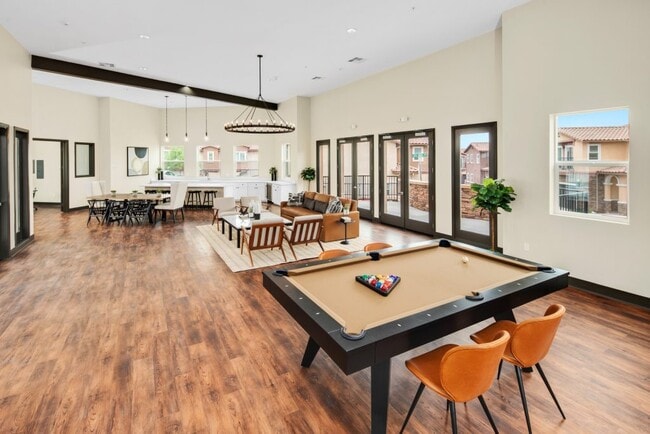 Building Photo - 4400 Lilac Cir