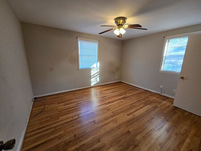 Building Photo - East Audubon Road