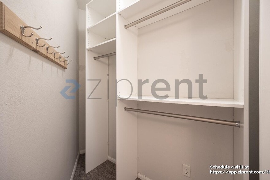 Building Photo - 1643 Sixth Ave