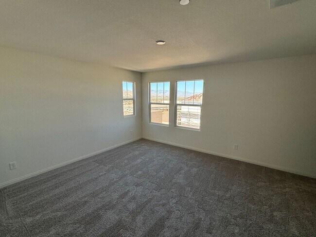 Building Photo - Modern Inspirada Living – 4 Bed Home with Loft & Downstairs Suite