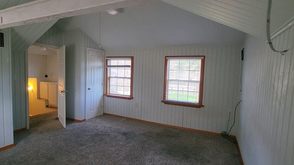 Building Photo - 1635 Sam Houston Dr