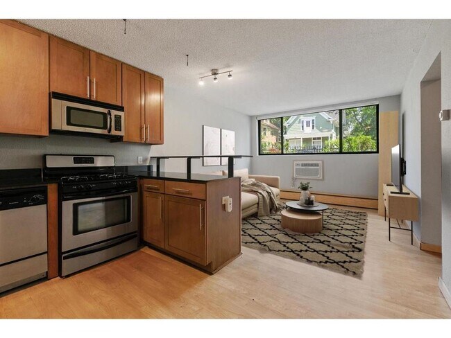 Primary Photo - 2530 1st Ave S