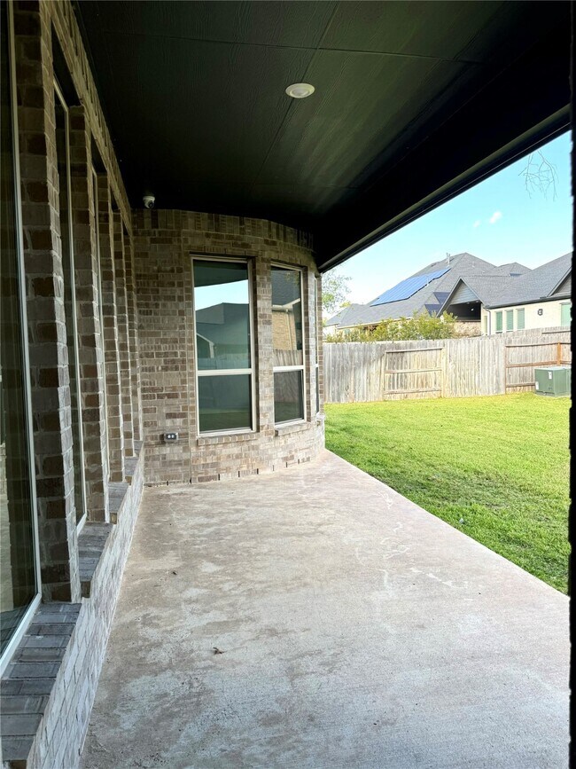Building Photo - 1215 Tallow Park Ln