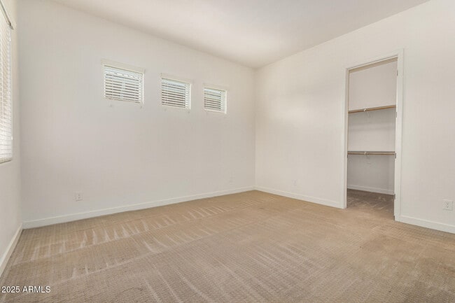 Building Photo - 9320 S 55th Pl