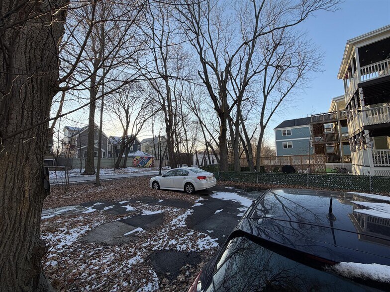 Building Photo - 94 Morrison Ave