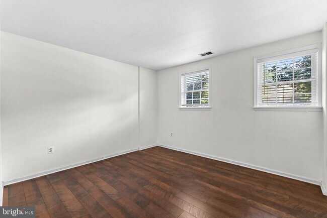 Building Photo - 7877 Painted Daisy Dr