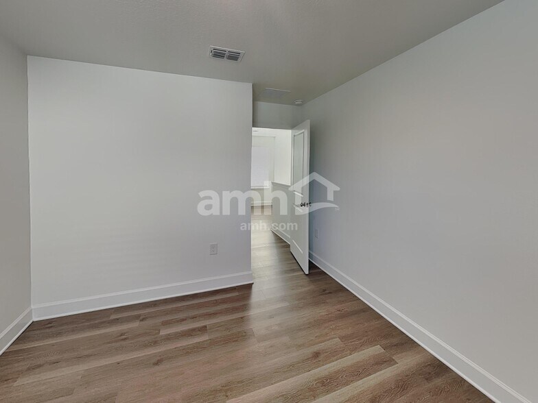 Building Photo - 16508 Cheyanne Ct