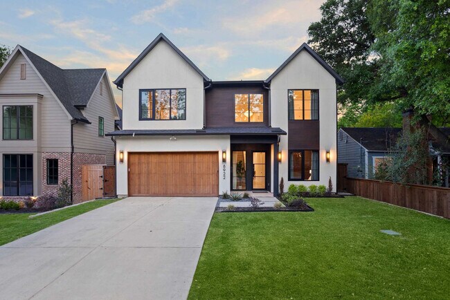 Building Photo - 8922 San Benito Way