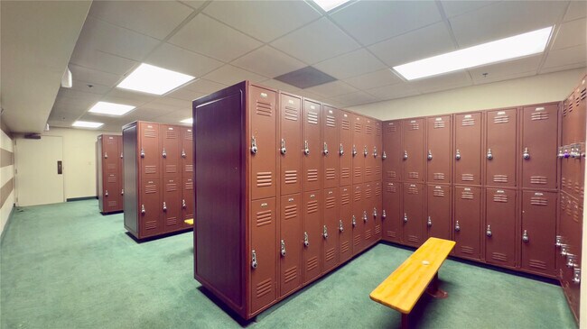 Building Photo - 9340 Lagoon Pl