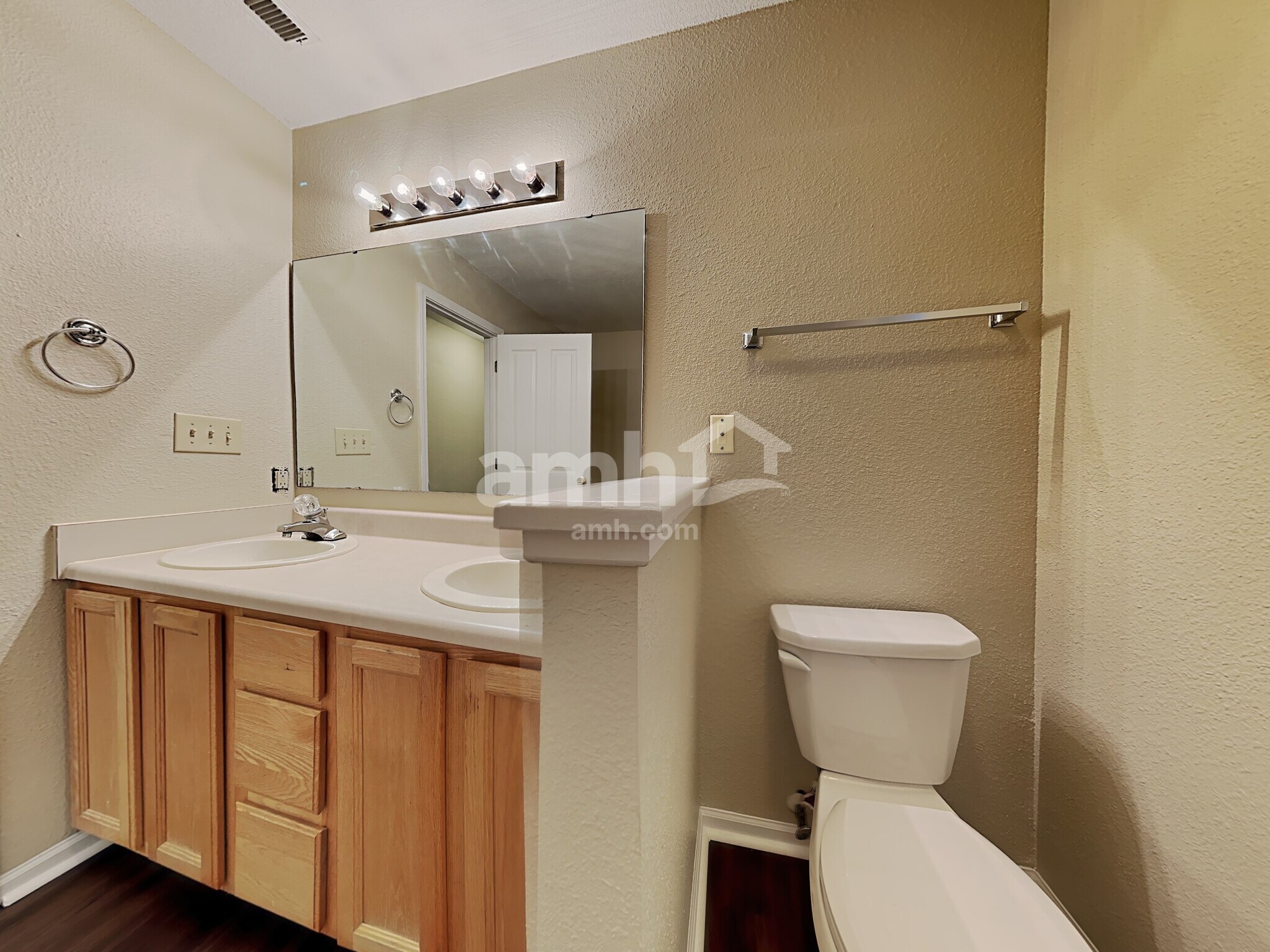 Building Photo - 5521 Bracken Cir