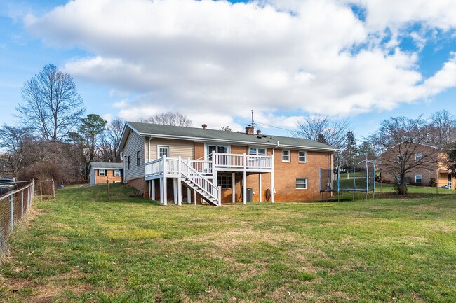 Building Photo - 3 Bedroom Home in Campbell County