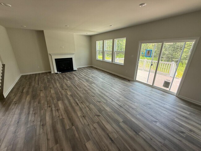 Building Photo - 6412 Fennec Run