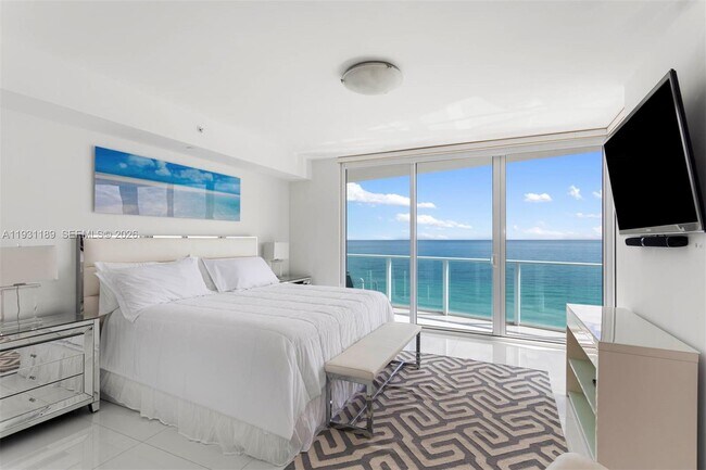 Building Photo - 3951 S Ocean Dr