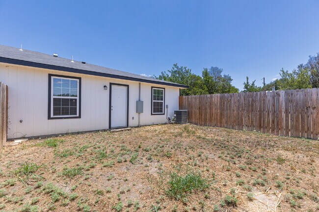 Building Photo - 1006 Co Rd 4516