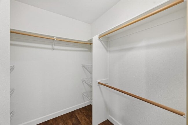 Building Photo - 1286 Crestpoint Dr