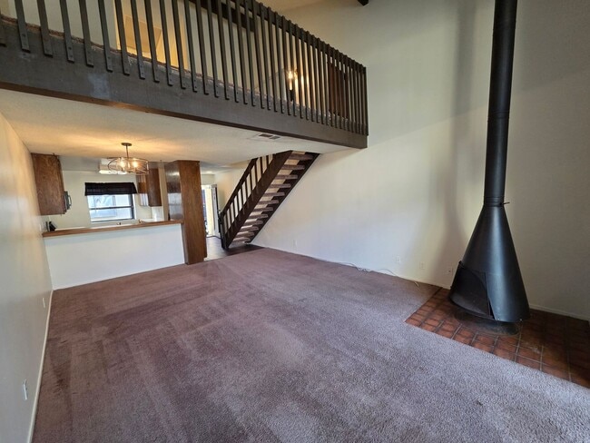 Building Photo - Charming 1 Bed, 1 Bath Lakewood Shores condo!