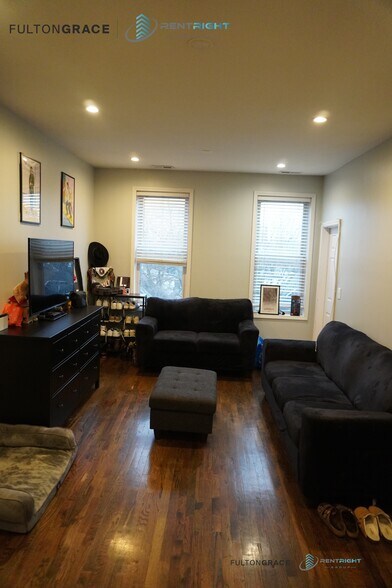 Building Photo - 2652 W 21st Pl