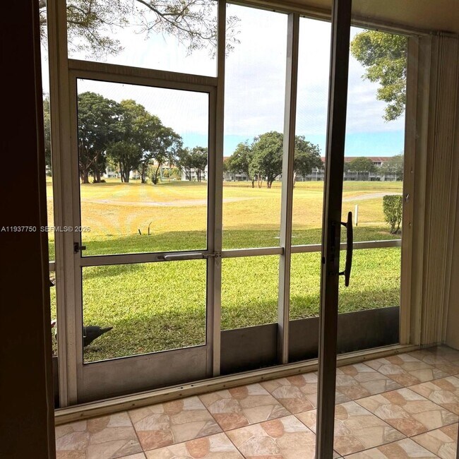 Building Photo - 400 SW 134th Way