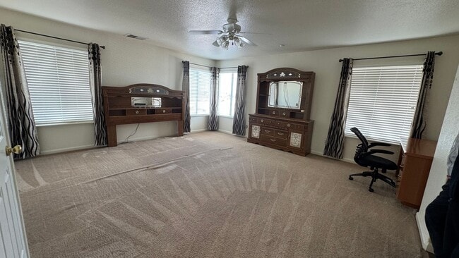 Building Photo - AVAILABLE! OPEN HOUSE Friday 2/26/26 at 5:30-6:30 pm