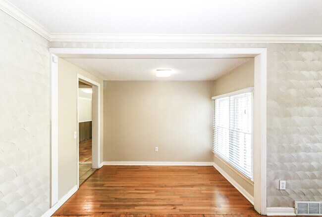 Building Photo - 2517 33rd St