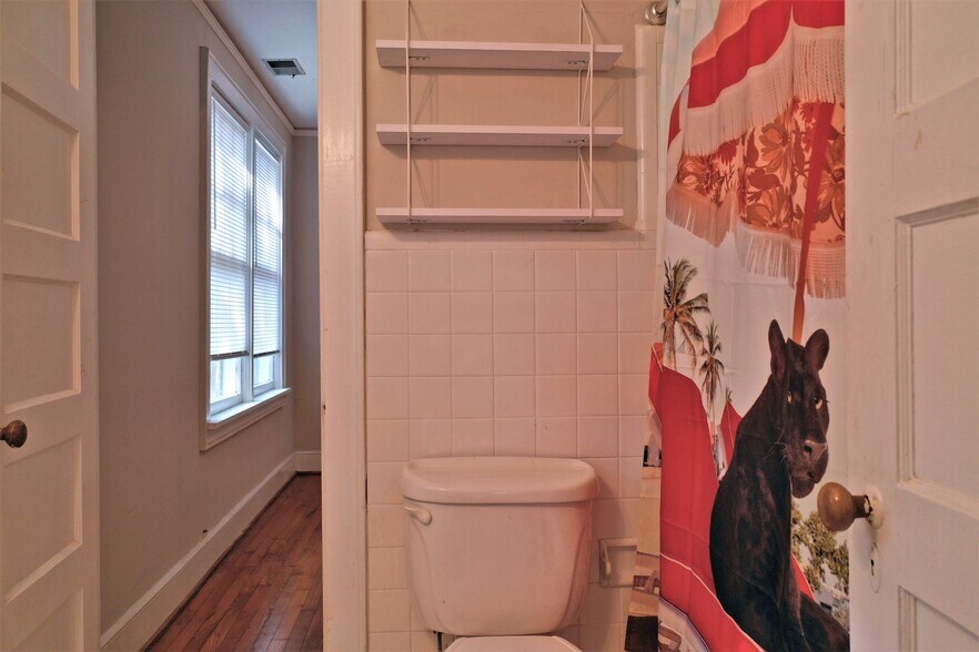 Building Photo - 120 S Harden St