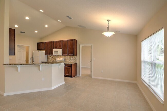 Building Photo - 741 Capon Terrace