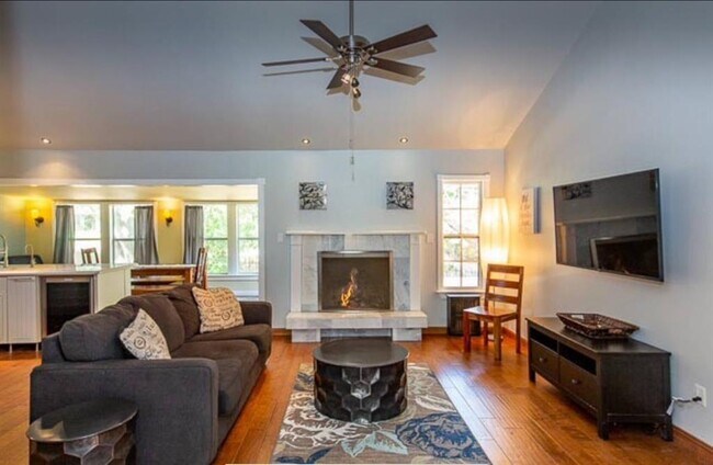 Building Photo - 4608 Cliffstone Cove