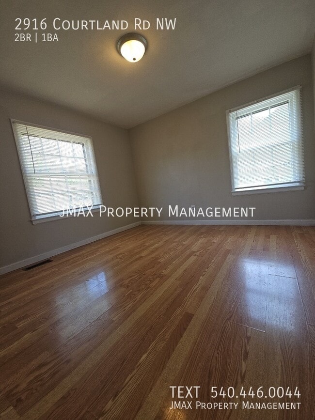 Building Photo - 2916 Courtland Rd NW