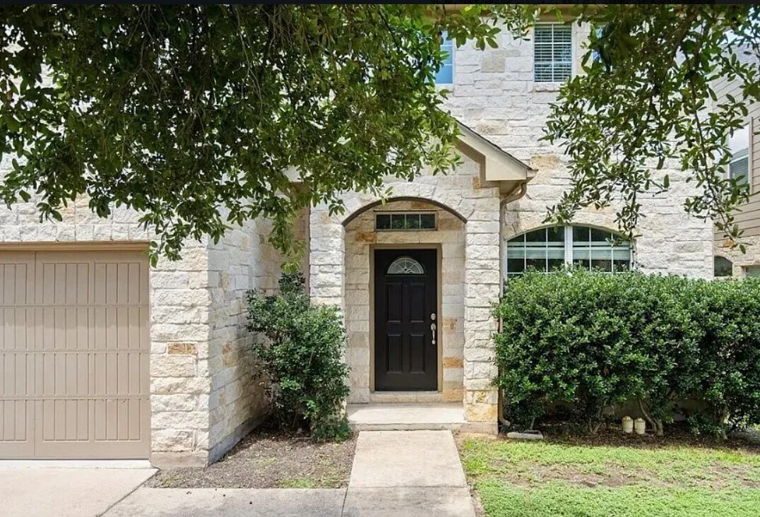 Building Photo - 10812 Casitas Dr