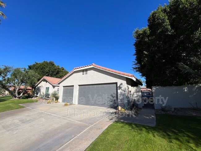 Building Photo - 39866 Newcastle Dr