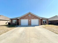 Building Photo - 6300 Temora Loop