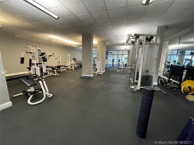 Building Photo - 3001 S Ocean Dr