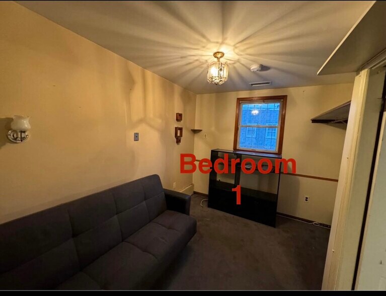 Building Photo - 130 Wilson Ave