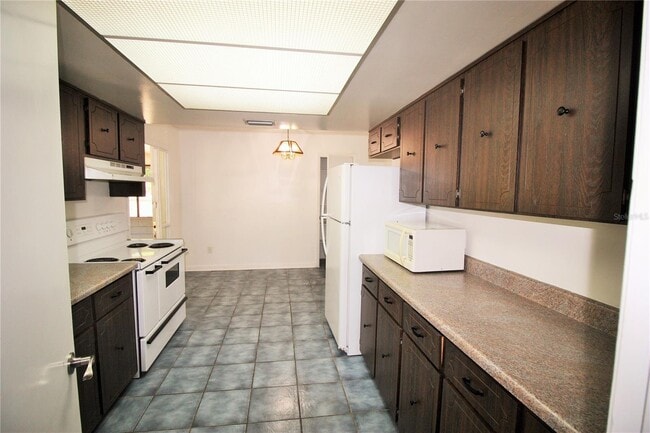 Building Photo - 5524 Clearview Dr