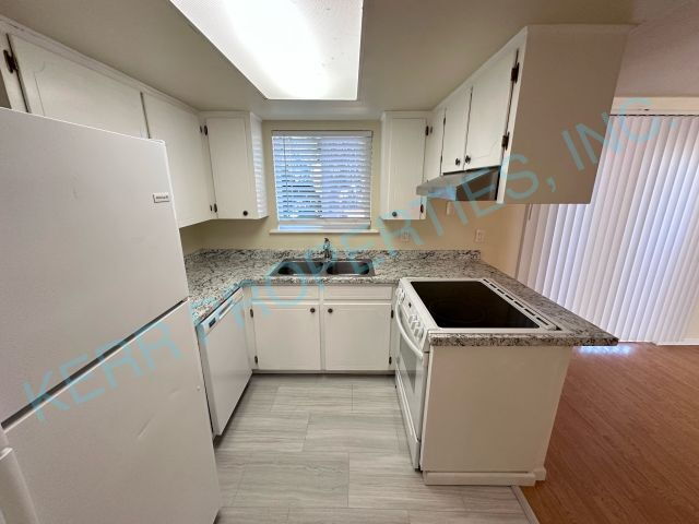 Building Photo - Charming 2-Bed Gem in Gresham – Spacious Comfort with 1.5 Baths & 1029 Sq. Ft.!