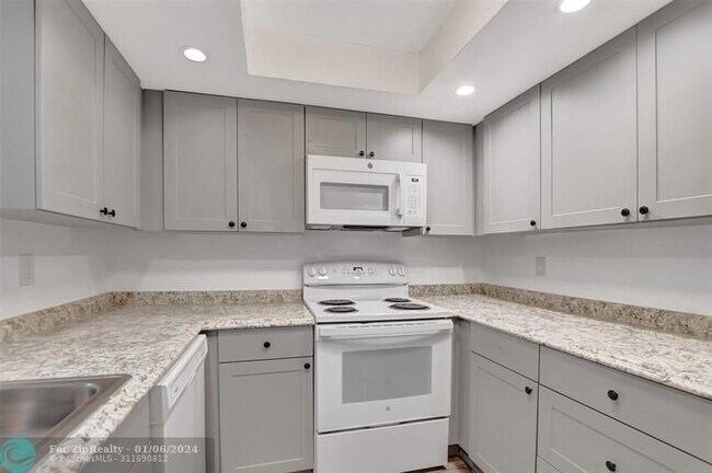 Building Photo - 97 Deer Creek Rd