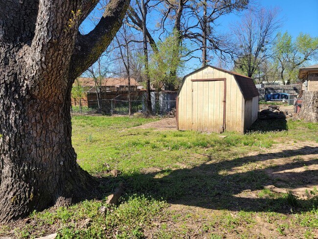 Building Photo - Newly Remodeled 3 Bedroom/2 Bath Home In V...