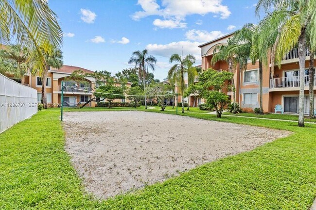 Building Photo - 6900 SW 39th St